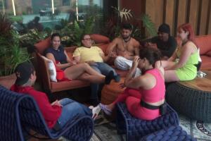 Integrantes de Team Pueblo aconsejan no caer en provocaciones en ¿Apostarías por mí?