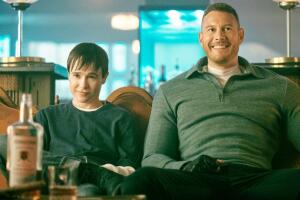 Viktor Hargreeves y Luther de 'The Umbrella Academy'