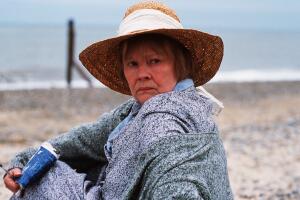 Judi Dench como Iris Murdoch en 'Iris'.jpg