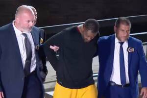 Arrestan a sospechoso de asesinar a tiros a mujer en el Bronx; investigan disputa familiar.