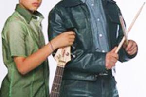 Vadhir Derbez en Cómplices al rescate