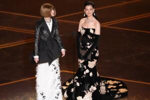 Anne Hathway y Anna Wintour protagonizaron uno de los momentos más virales en los Oscares.
