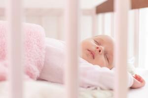 Los bebés deben dormir con o sin almohada