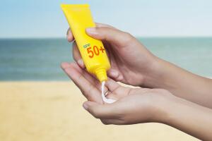 praia-protetor-solar-0816-1400x800.jpg