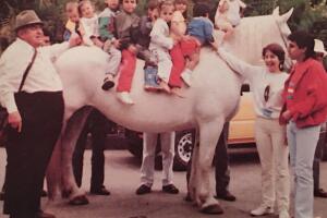 Fabio Ochoa with horse.jpg