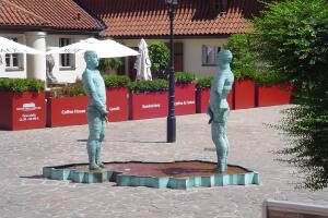 franz-kafka_estatua.jpg