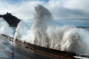 Activan alerta de tsunami para California tras terremoto de magnitud 8.7 en Rusia