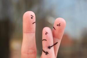 relacion-violenta-dedos.jpg