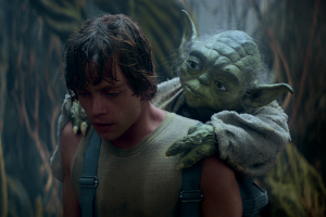 luke-skywalker-carga-a-yoda-dagobah.jpg