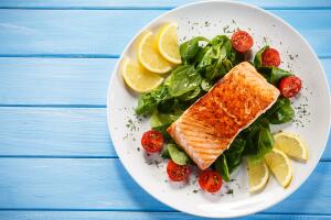 salmao-peixe-salada-0818-1400x800.jpg
