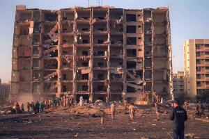 U S And Saudi Military Personnel Survey The Damage To Khobar Towers