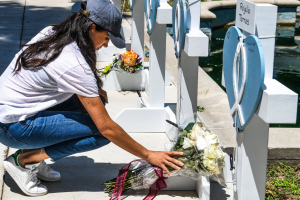 meghan-markle-uvalde-texas-tiroteo-memorial.png