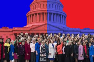 Congresistas demócratas posan junto a Nancy Pelosi frente al Capitolio de Washington DC.
