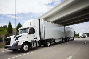 Volvo Trucks and FedEx Successfully Demonstrate Truck Platooning on NC 540 (Triangle Expressway)