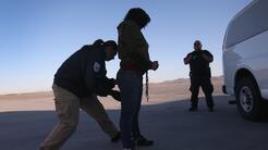 Corte revierte fallo y considera que ley federal sobre deportaciones no es ‘racista’