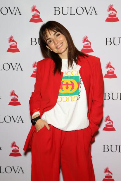 "De eso hablamos mucho en la serie, en un episodio. Tenía mucha presión social porque todo mundo te la pone y porque mi mamá quería ser abuela, así que congelé mis óvulos, los dejé en Nueva York, ahí están, les pago una renta anual".
<br>