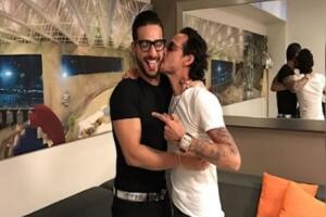 Los besos más polémicos de los famosos