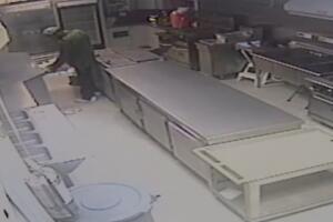 Ladrón roba y destroza oficina de escuela de Miami