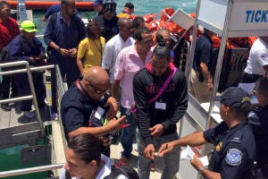 Todos los pasajeros y tripulantes del ferry incendiado fueron atendidos