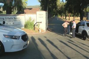 Un niño murió y otros sufren resultaron heridos al caer la rama de árbol en parque de Calabasas