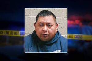 Arrestan a oficial de policía de Arizona por atropellar a un peatón y huir de la escena