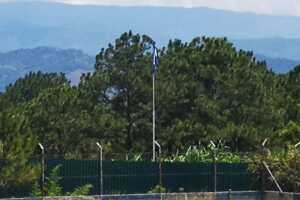 PHOTOS/Juan Orlando mansion.jpg