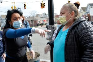 coronavirus hispanos.jpg