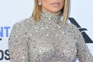 jennifer-lopez-corte-bob-lacio.jpg