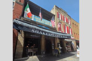 sobredosis calle 6th sexta street narcan shakespeares bar austin texas