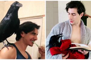 Joven presume su inusual mascota.