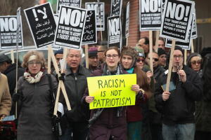 Las restricciones de Trump a la inmigración, y a la llegada de refugiados en particular, han generado protestas y desafíos legales.