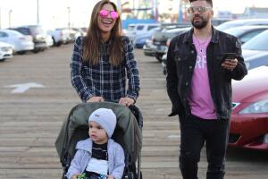 En fotos: Alejandra Espinoza de paseo por Santa Mónica con Matteo