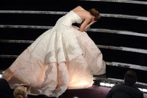 Caída de Jennifer Lawrence en los Premios Oscar 2013