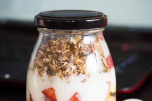iogurte-frutas-marmita.jpg
