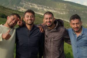 Hermanos por accidente Netflix.jpg