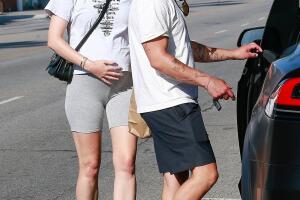 EXC  Joe Jonas, Sophie Turner