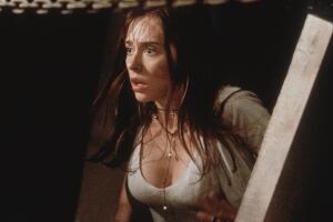 Jennifer Love Hewitt I Know What You Did Last Summer Grosby.jpg