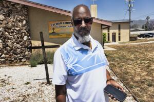 FBI investiga incendio provocado tres cruces iglesia Sylmar California