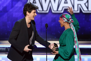 john-mayer-premio-grammy-alicia-keys.png