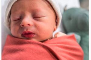 Noah Hernández Kohan, hijo del Chicharito Hernández y Sarah Kohan