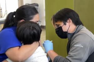 La clínica de vacunación infantil en el centro de Fresno fue inaugurada este 14 de julio.