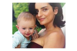 Aislinn Derbez y Kailani