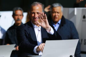Vota José Antonio Meade