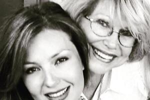 Thalía y su mamá Yolanda Miranda 