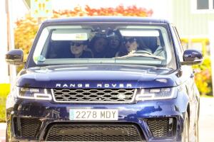 Las primeras vacaciones en familia de Luis Miguel con Paloma Cuevas y sus hijas. 
