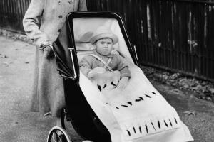 meghan markle carriola