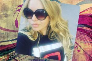 Chiquis es la queen de las selfies and we love it!