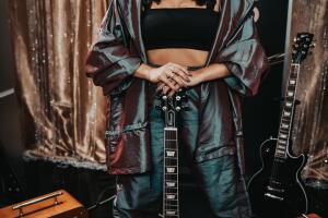 Quién es Lali y por qué va a conducir Premios Juventud