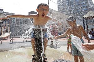 Near-Record Heat Wave Grips U.S. East Coast, Midwest
