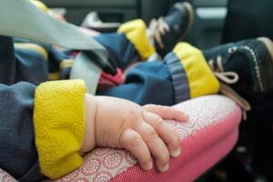 Bebé muere tras ser abandonado en un automóvil al norte de Arizona